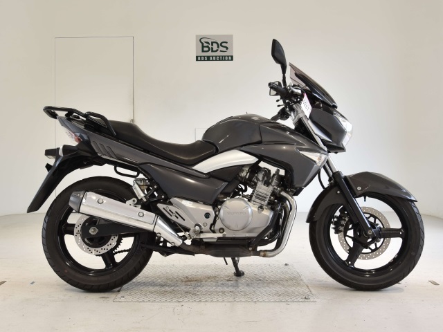Suzuki GSR250
