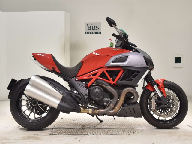 Ducati DIAVEL 2012