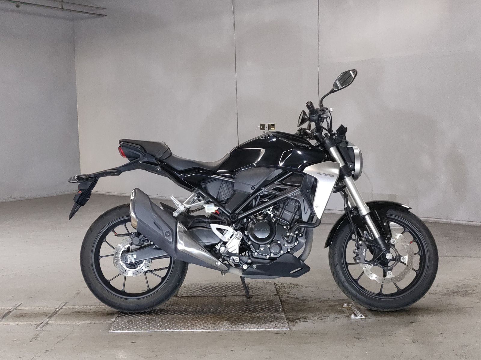 Honda CB250R 2018