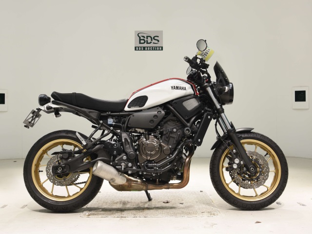 Yamaha XSR700 2021