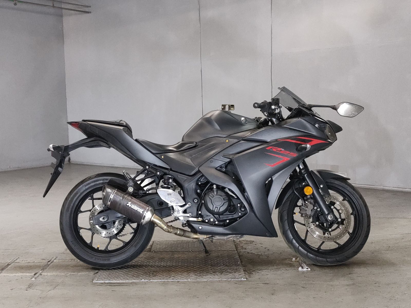 Yamaha YZF-R25 2016