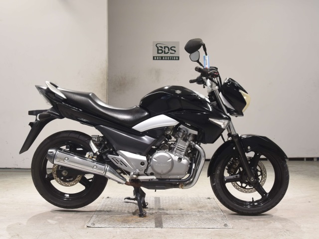 Suzuki GSR250