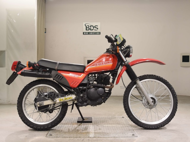 Suzuki DR125S