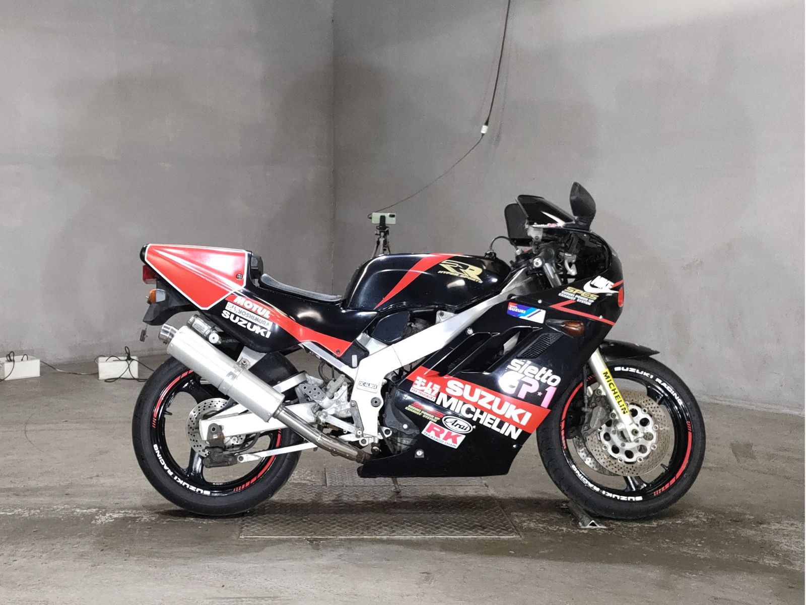 Suzuki GSX-R400 1989