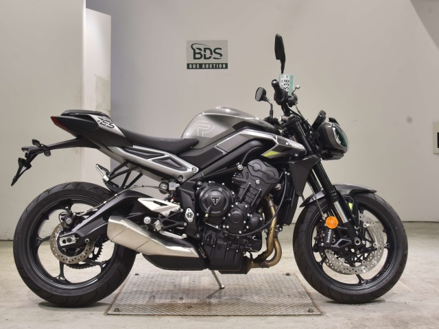Triumph STREET TRIPLE R 2023