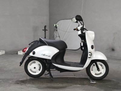 Yamaha E-VINO 2023