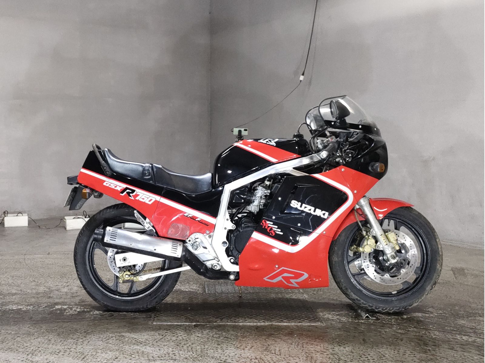 Suzuki GSX-R750 1987
