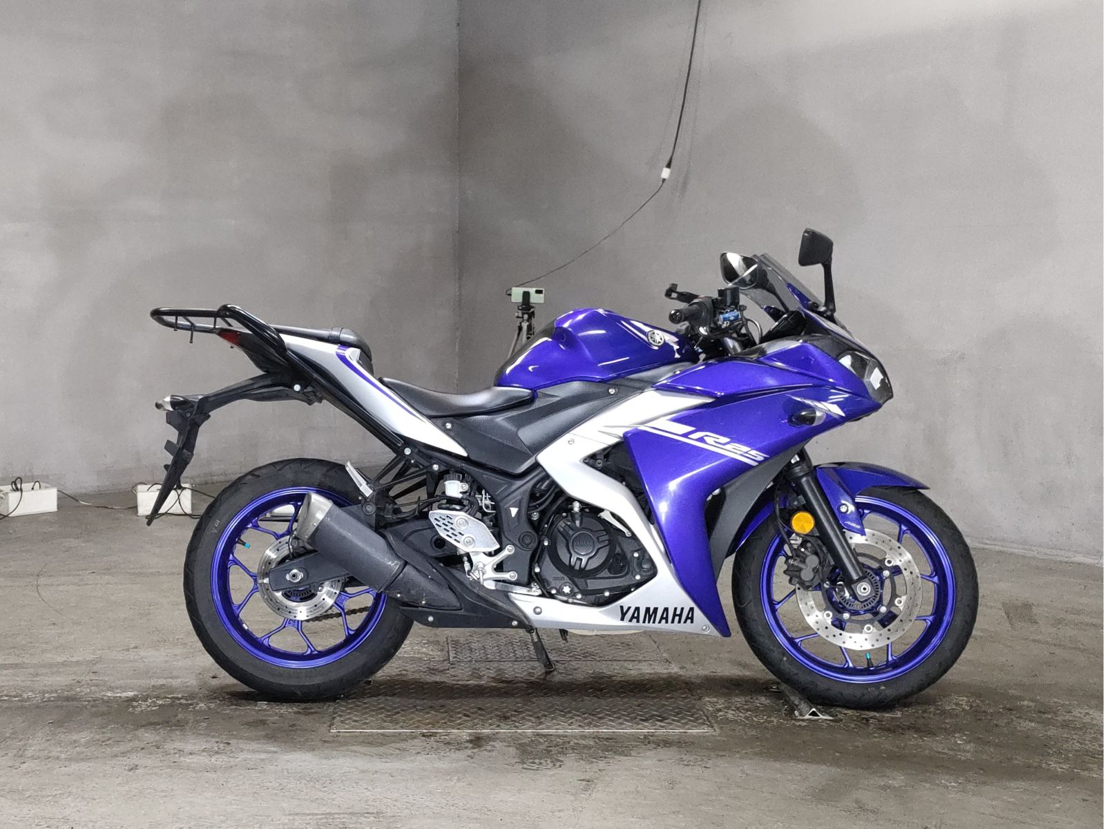 Yamaha YZF-R25 2017