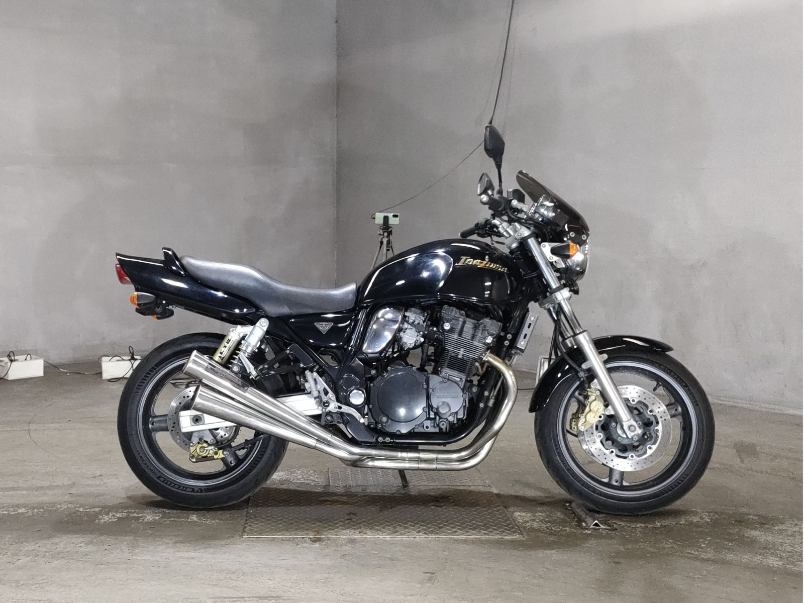 Suzuki GSX400 INAZUMA 2001