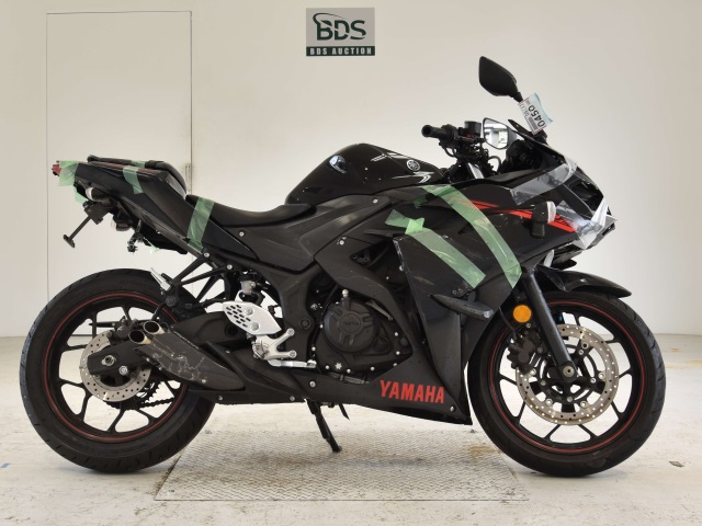 Yamaha YZF-R25 2015