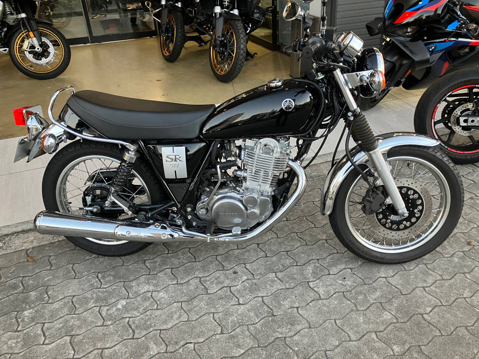 Yamaha SR400 2020