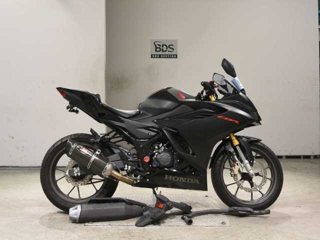 Honda CBR150R 2021