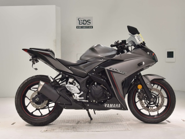 Yamaha YZF-R25 2016
