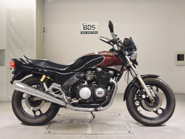 Yamaha XJ750E 1985