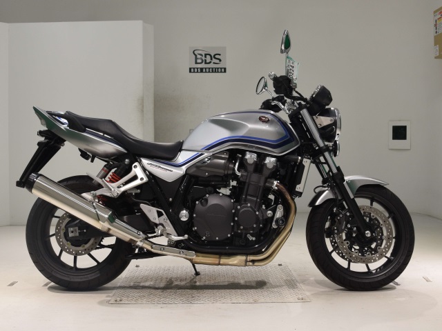 Honda CB1300SF 2024