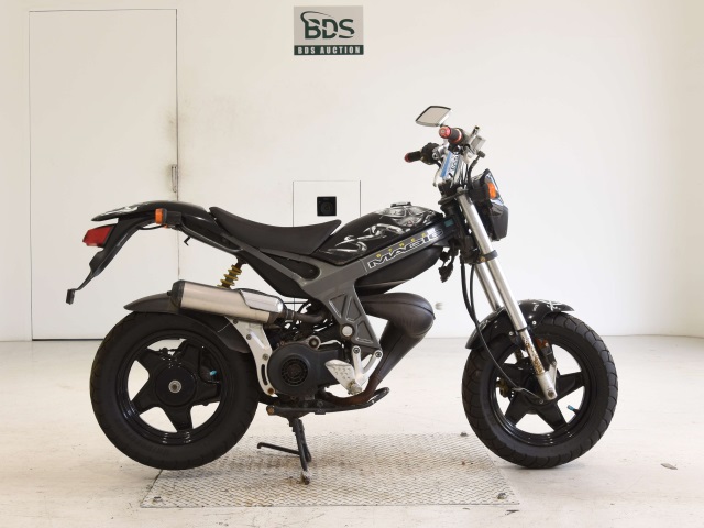 Suzuki STREET MAGIC