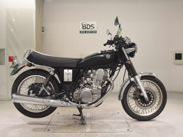 Yamaha SR400 2020