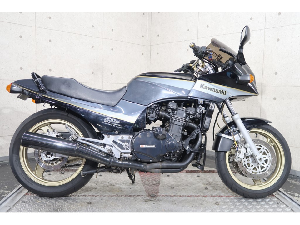 Kawasaki GPZ900R 1990