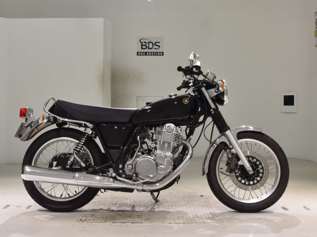 Yamaha SR400 2021