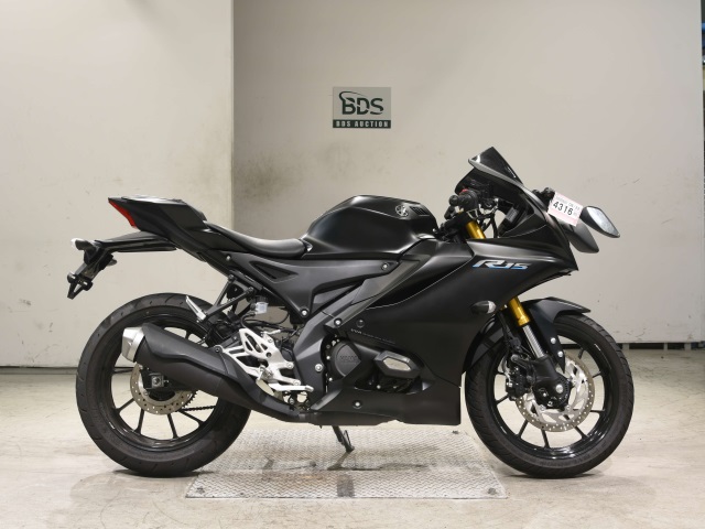 Yamaha YZF-R15 2022