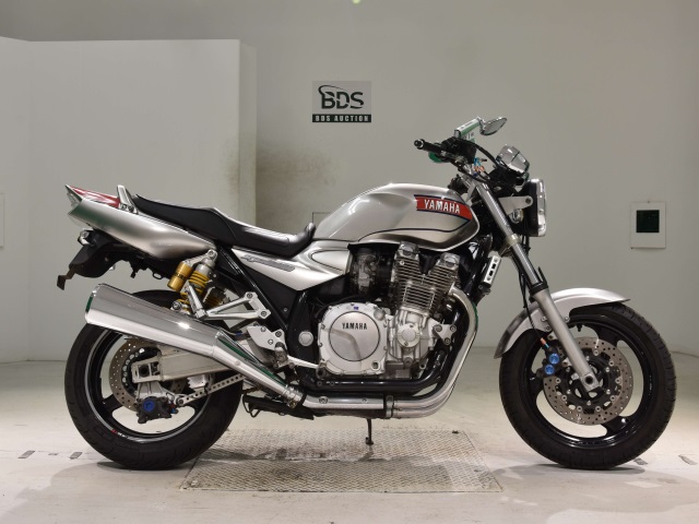 Yamaha XJR1300 2001