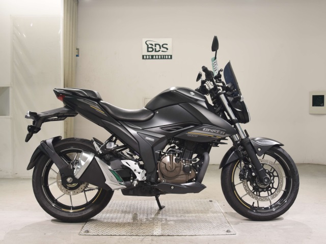 Suzuki GIXXER250