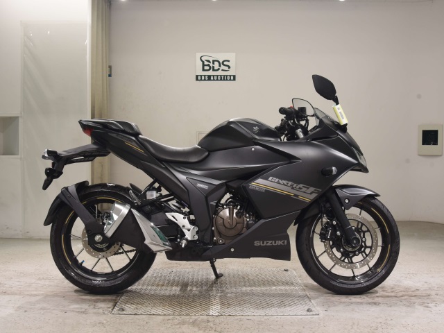 Suzuki GIXXER250SF