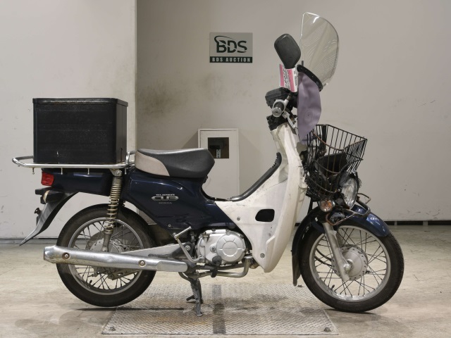 Honda C50 2012
