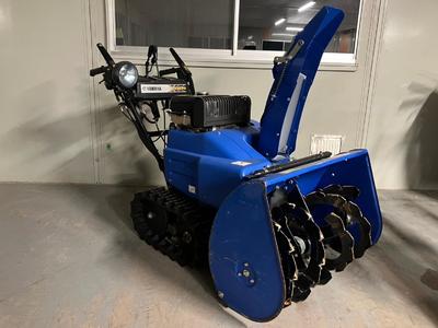 Yamaha snow blower machine