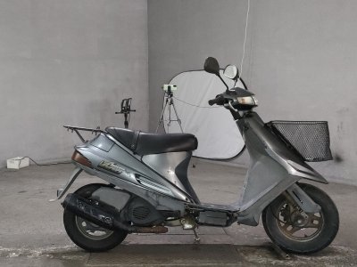 Suzuki ADDRESS V100