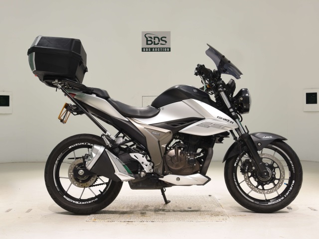 Suzuki GIXXER250