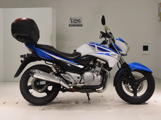 Suzuki GSR250