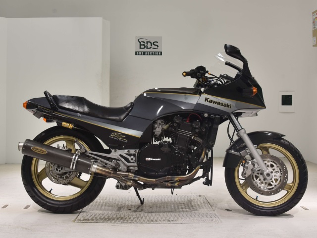 Kawasaki GPZ900R 1993