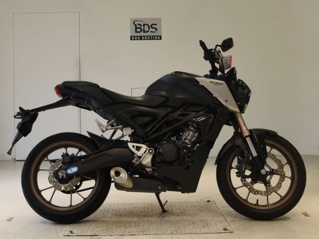 Honda CB125R 2021