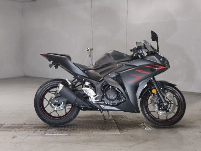 Yamaha YZF-R25 2017
