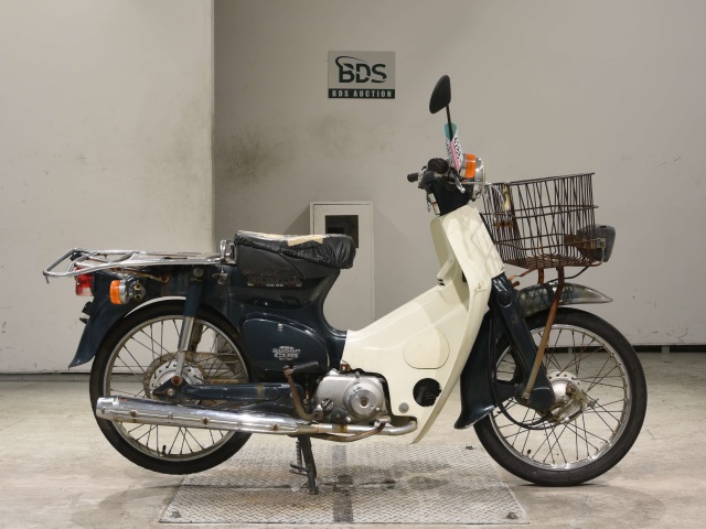 Honda C50 1999