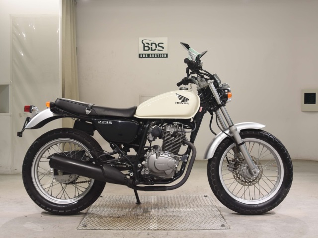 Honda CB223S 2008