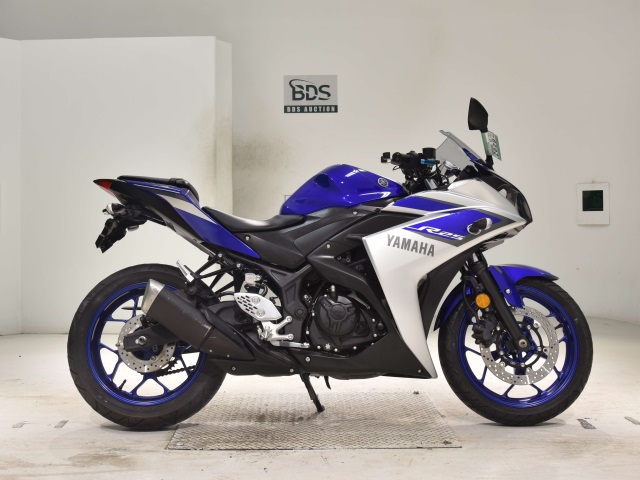 Yamaha YZF-R25 2015