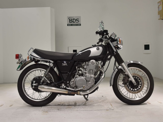 Yamaha SR400 2021