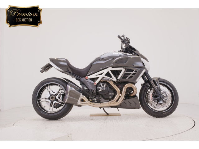 Ducati DIAVEL 2012