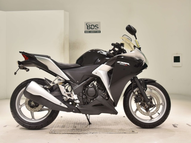 Honda CBR250R 2011