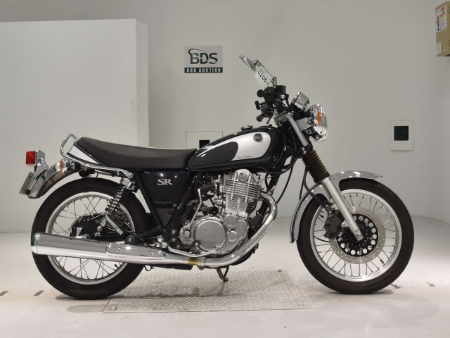 Yamaha SR400 2021