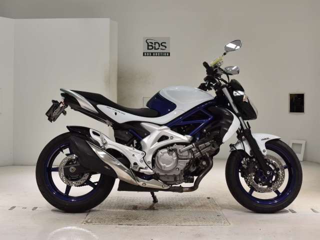 Suzuki GLADIUS SFV400 2010