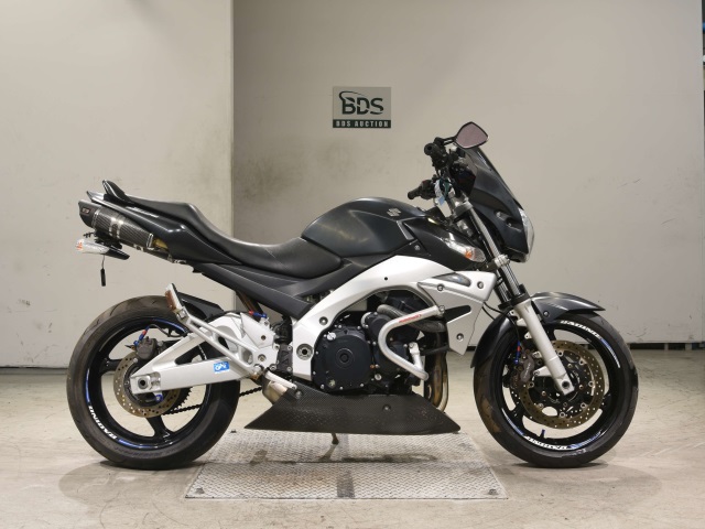 Suzuki GSR400