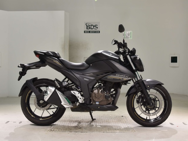 Suzuki GIXXER250