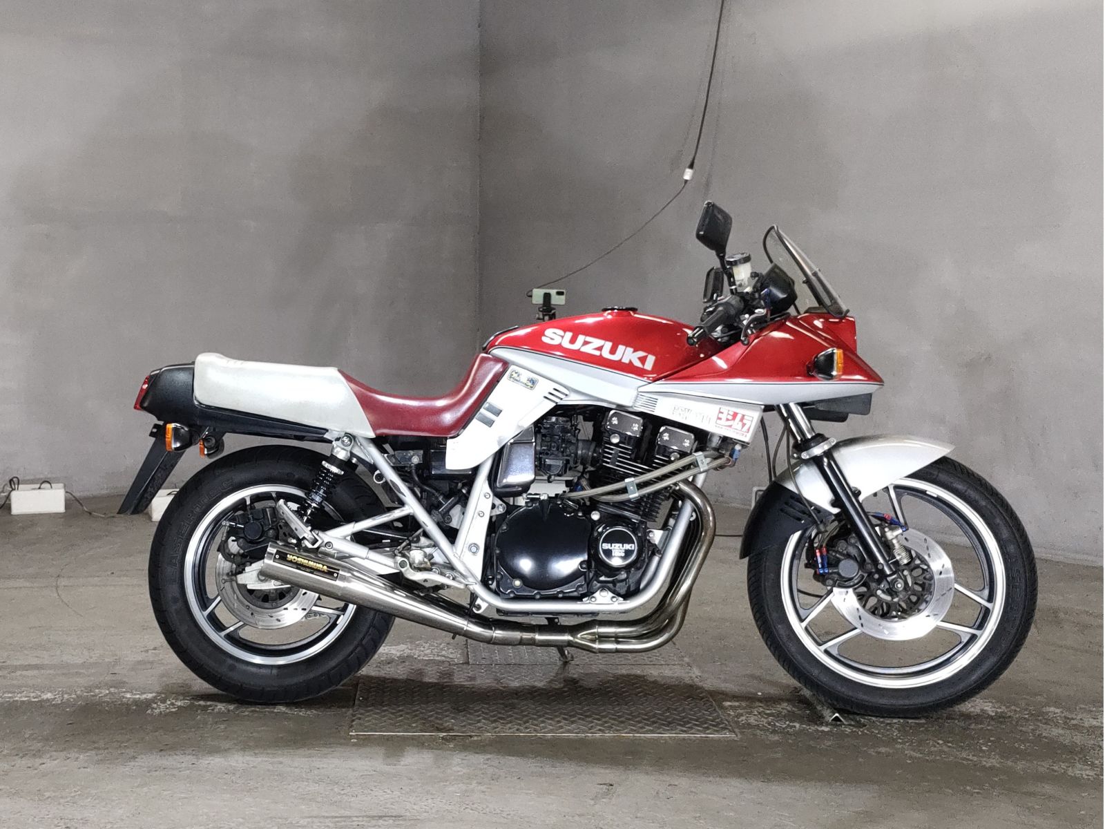 Suzuki GSX1100S KATANA 1987