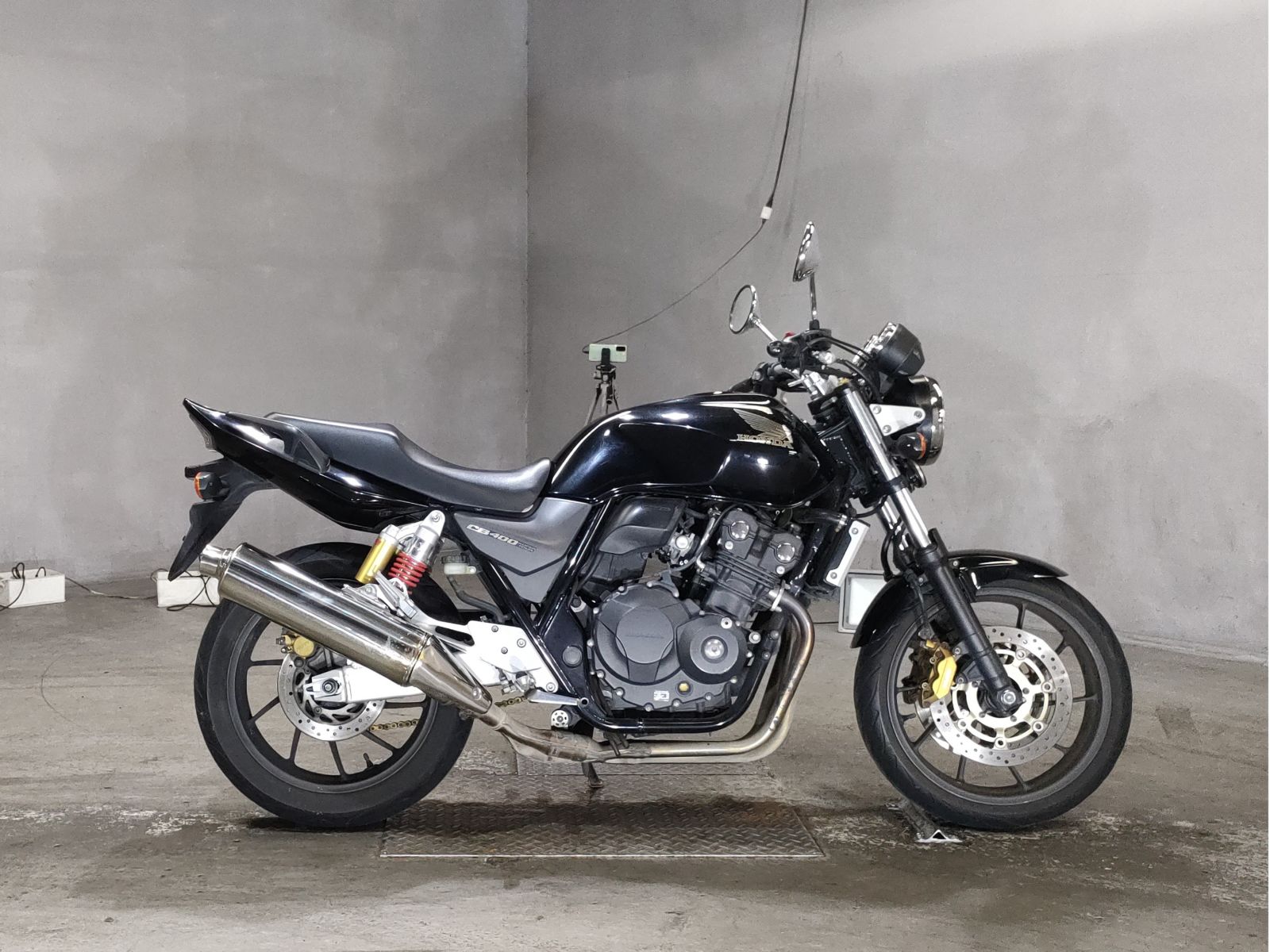 Honda CB400SFV 2016