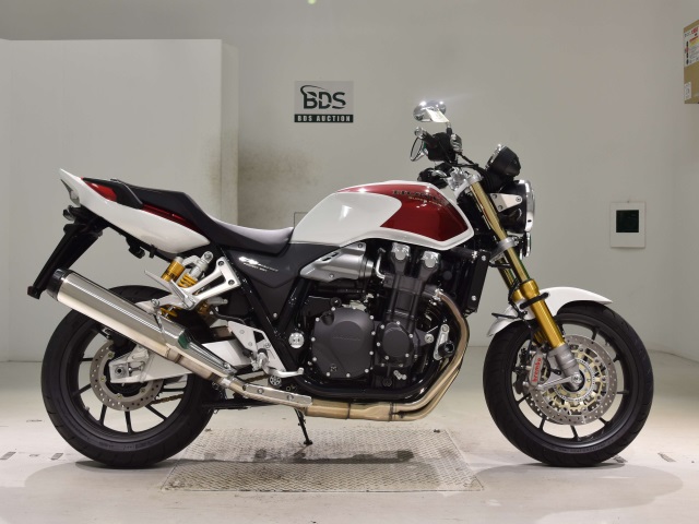 Honda CB1300SF 2025