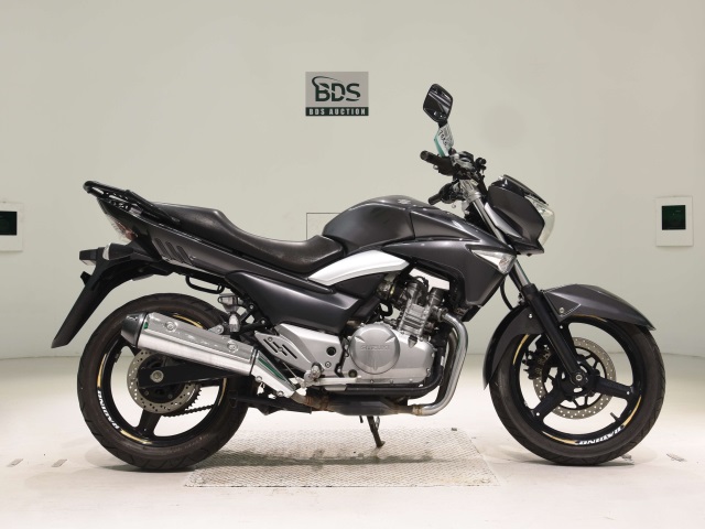 Suzuki GSR250