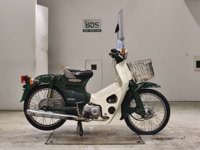Honda C50 2002